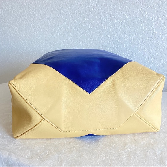 Celine Vertical Blue Cabas Tote - Picture 4 of 14